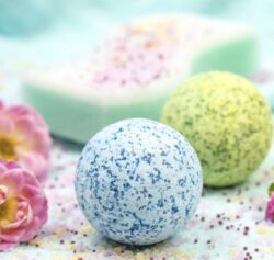 Natural bath bubbles